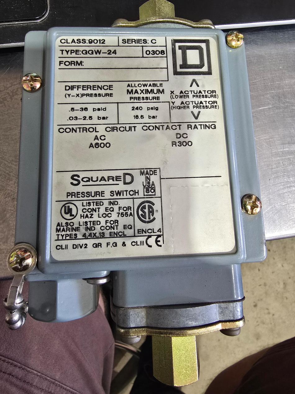 SQUARE-D 9012-GGW-24 SERIES:C DIFFERENTIAL PRESSURE SWITCH