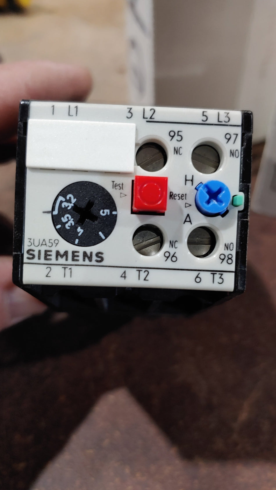 3UA59-00-1F Siemens, overload relay rated for 3.2-5 amps
