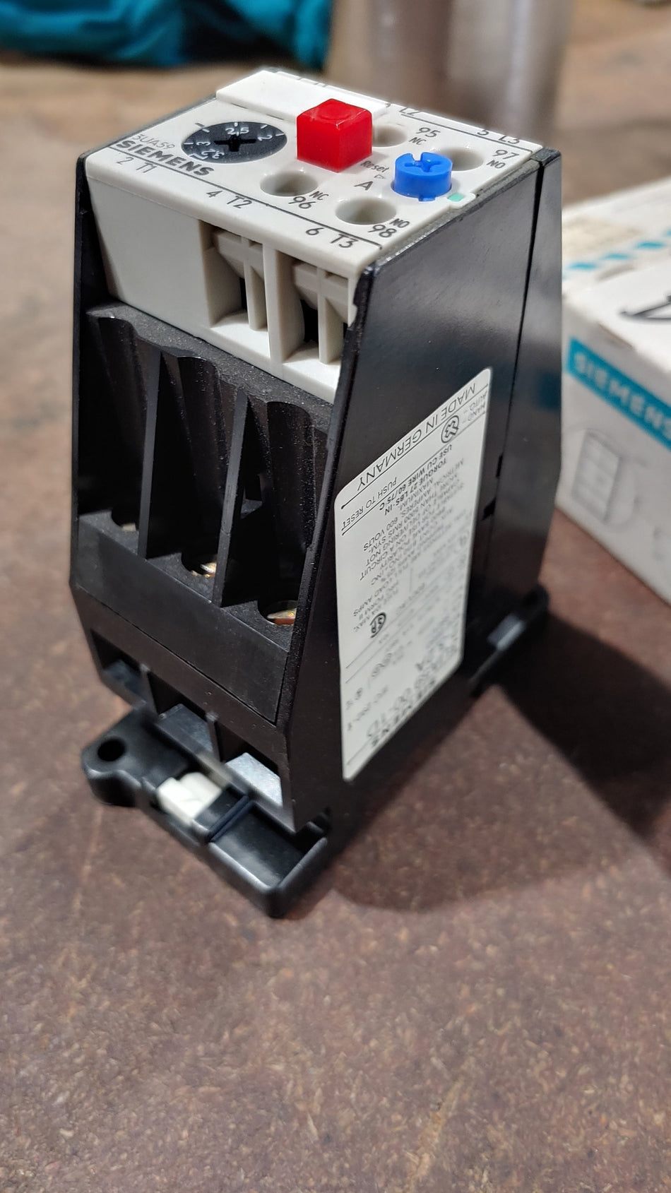 3UA59-00-1D Siemens, overload relay rated for 2-3.2 amps