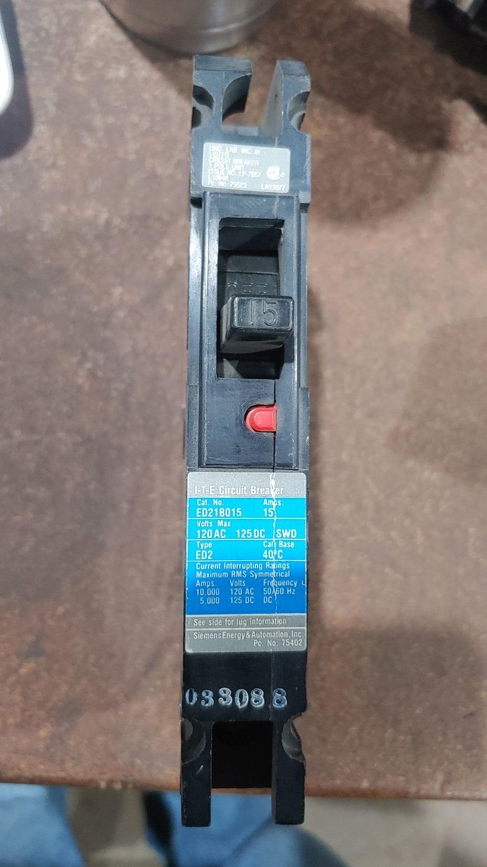 SIEMENS ED21B015 - ITE 15 Amp 1 Pole 120 Volt Bolt-On Molded Case Circuit Breaker ED2