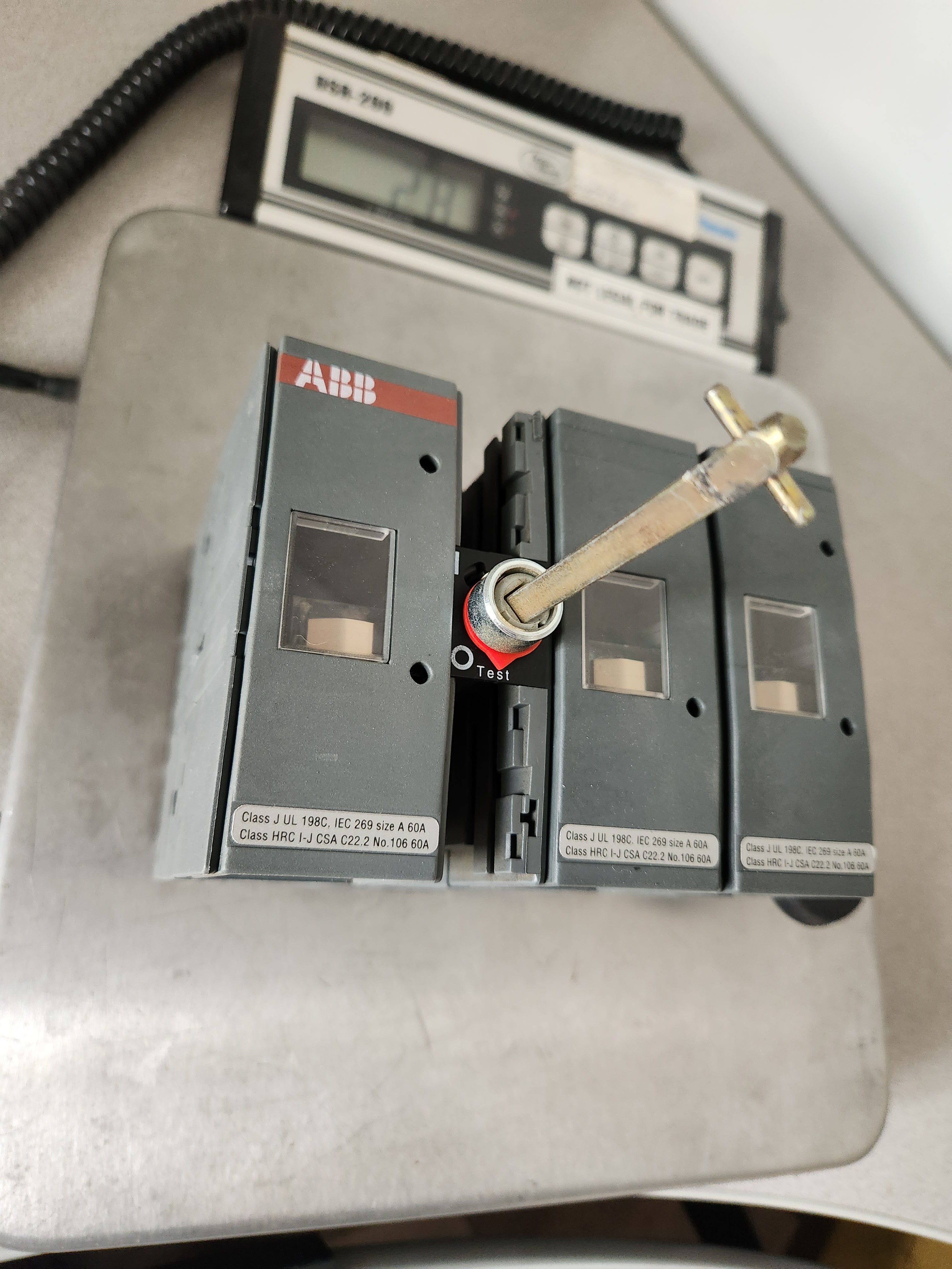 ABB Fusible Disconnect Switches 60 AMP, POWERLINE Series OS60J12