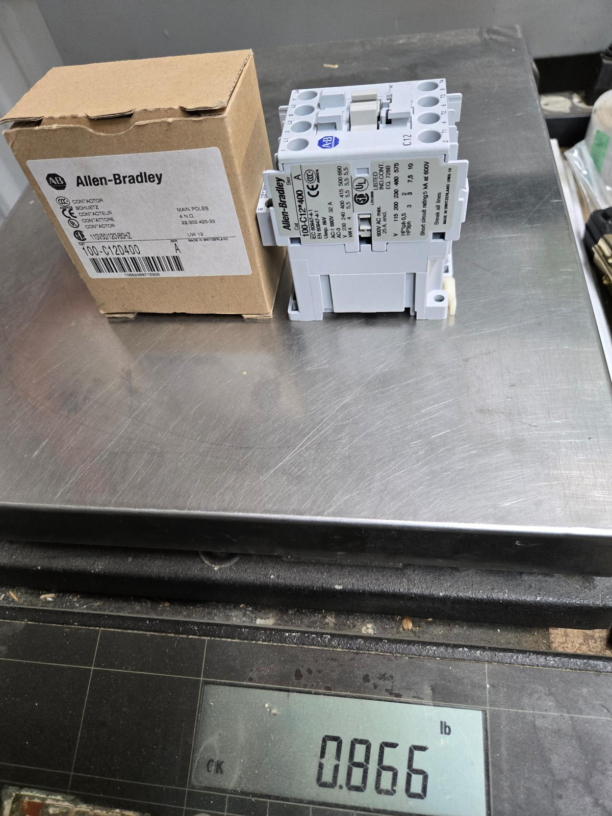 Allen-Bradley 100-C12D400 4-Pole Contactor, 690 V AC-1, 32 A - 110 V 50 Hz / 120 V 60 Hz - 8 kV - Main poles: 4 N.O. - Standard: IEC/EN 60947-4-1