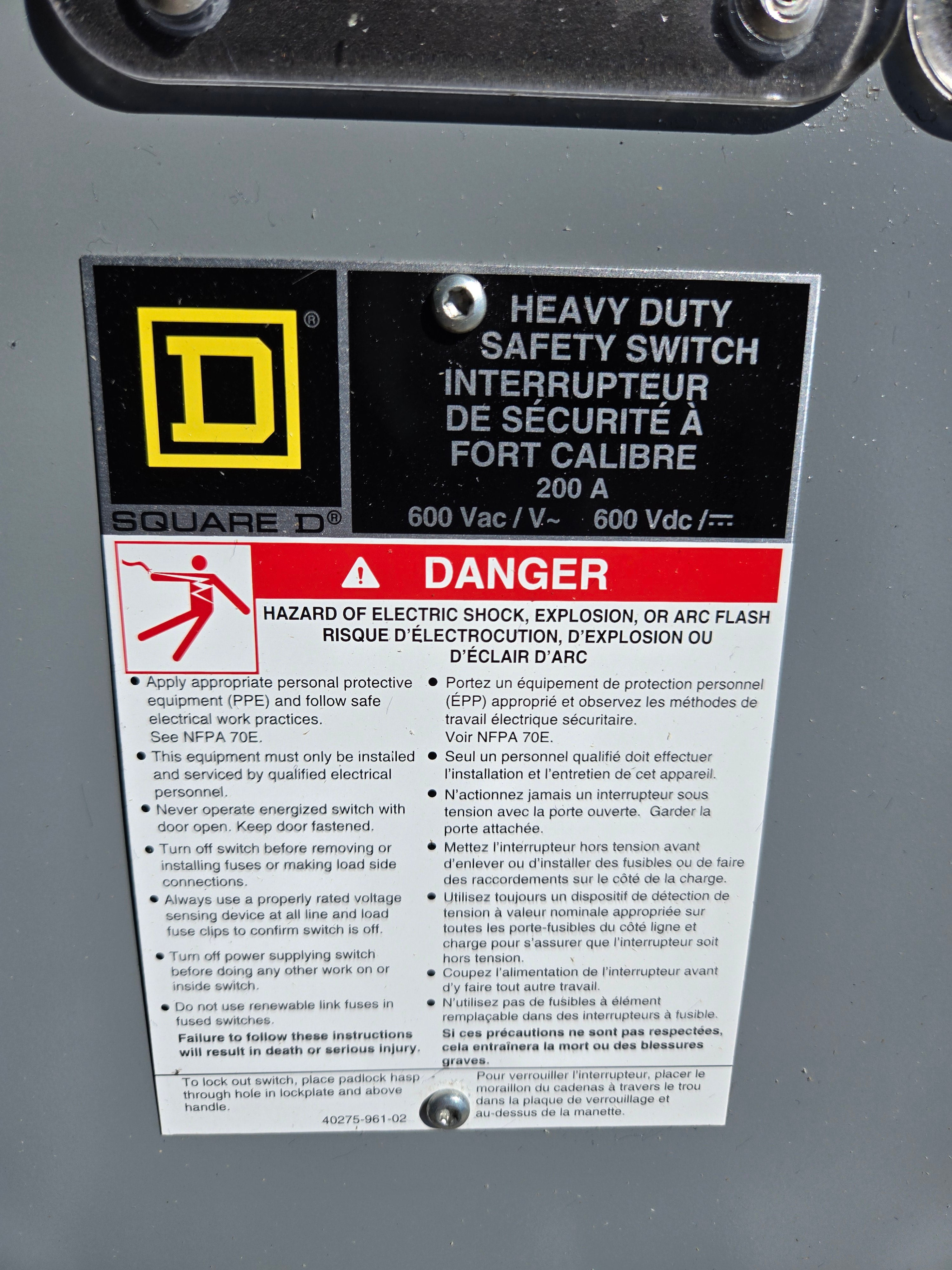 Square D CHU364AWK Heavy Duty Safety Switch, 200 A, 600 Vac/600 Vdc - 50/60 Hz - Enclosure Type: Type 3R, 5 or 12 - Single throw - Environmental Rating: Rainproof; dust tight