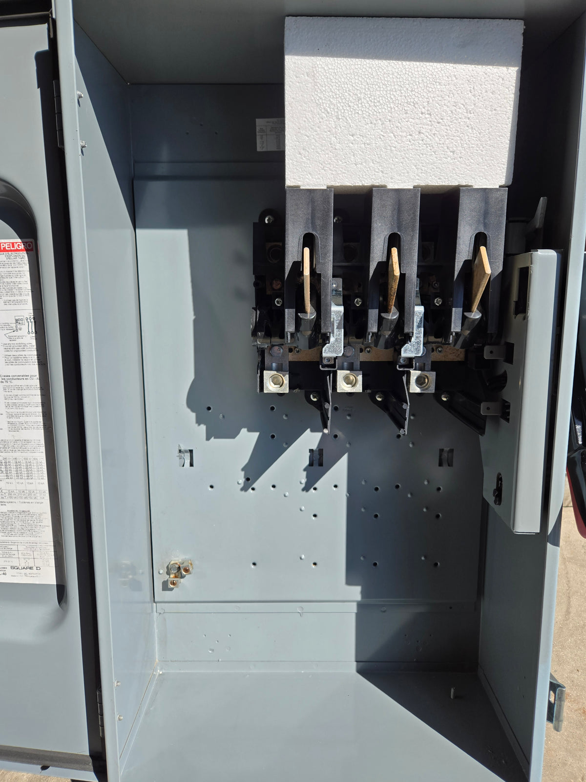 Square D CHU364AWK Heavy Duty Safety Switch, 200 A, 600 Vac/600 Vdc - 50/60 Hz - Enclosure Type: Type 3R, 5 or 12 - Single throw - Environmental Rating: Rainproof; dust tight