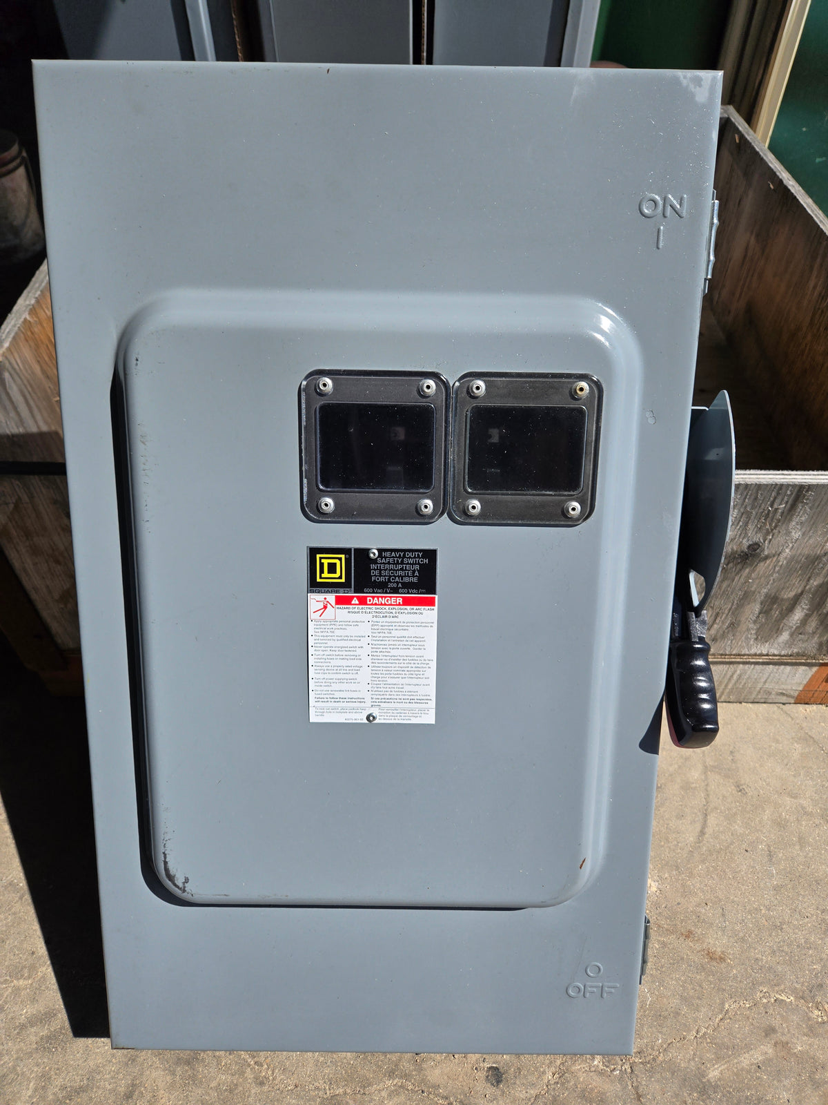 Square D CHU364AWK Heavy Duty Safety Switch, 200 A, 600 Vac/600 Vdc - 50/60 Hz - Enclosure Type: Type 3R, 5 or 12 - Single throw - Environmental Rating: Rainproof; dust tight