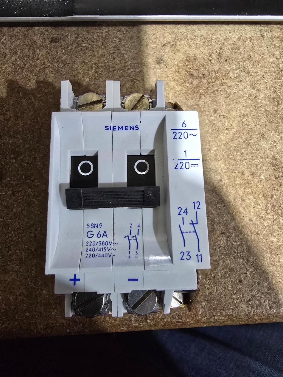 SIEMENS 5SN92C6-0KB30, 6 AMP CIRCUIT BREAKER