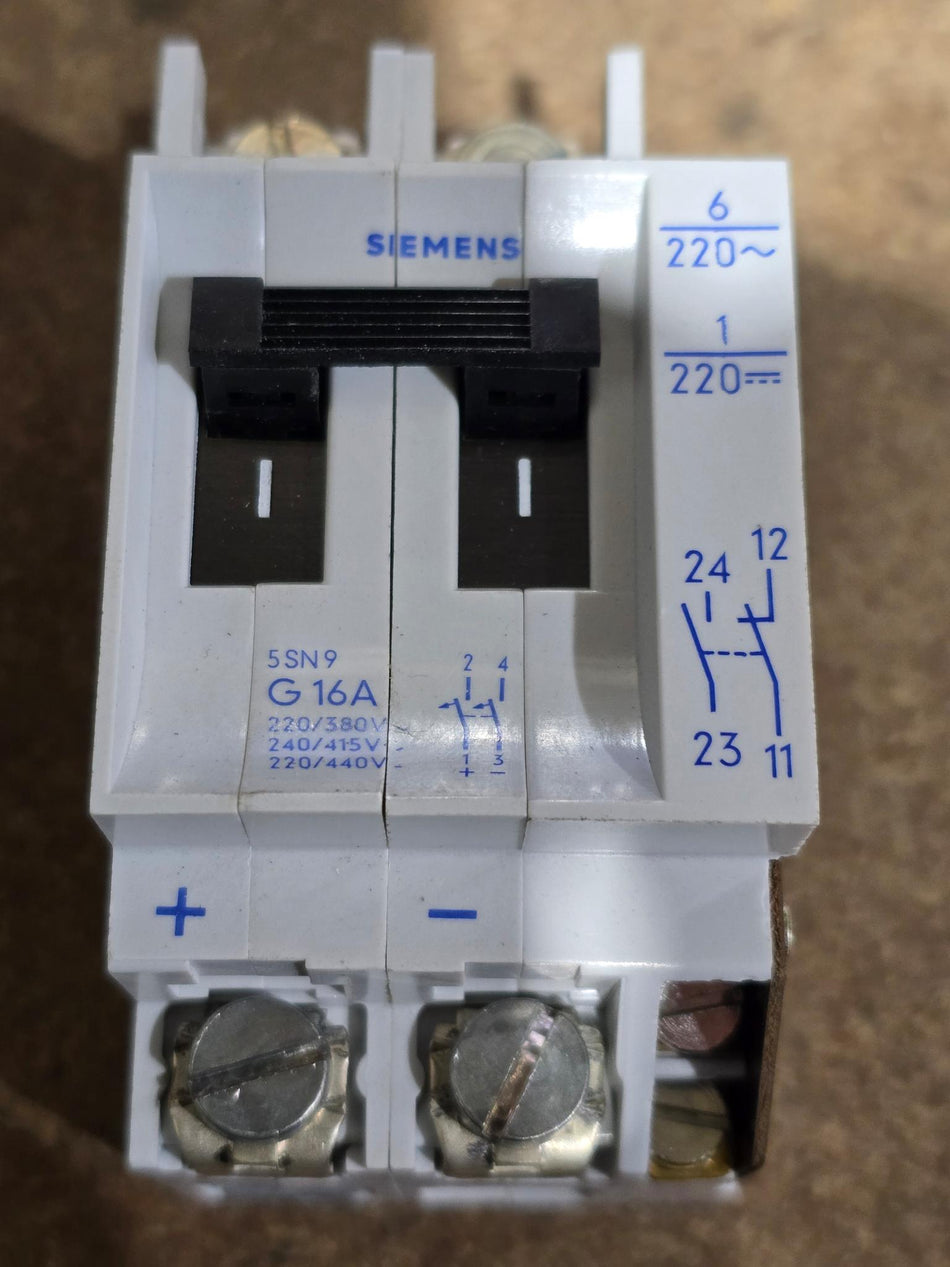 SIEMENS 5SN7216-0KB30 CIRCUIT BREAKER