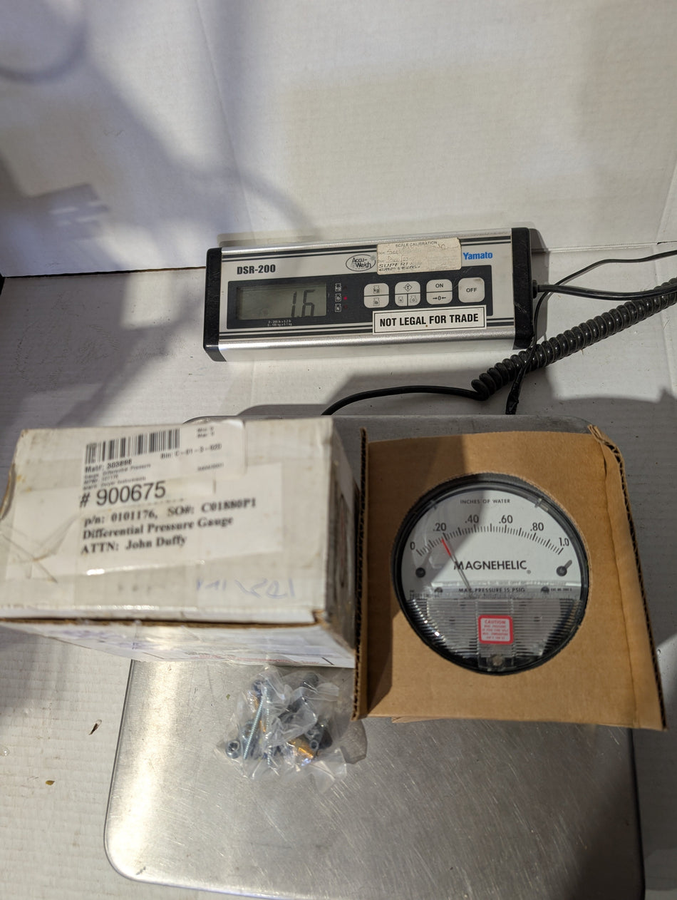 DWYER Magnehelic Differential Pressure Gauge - 101176