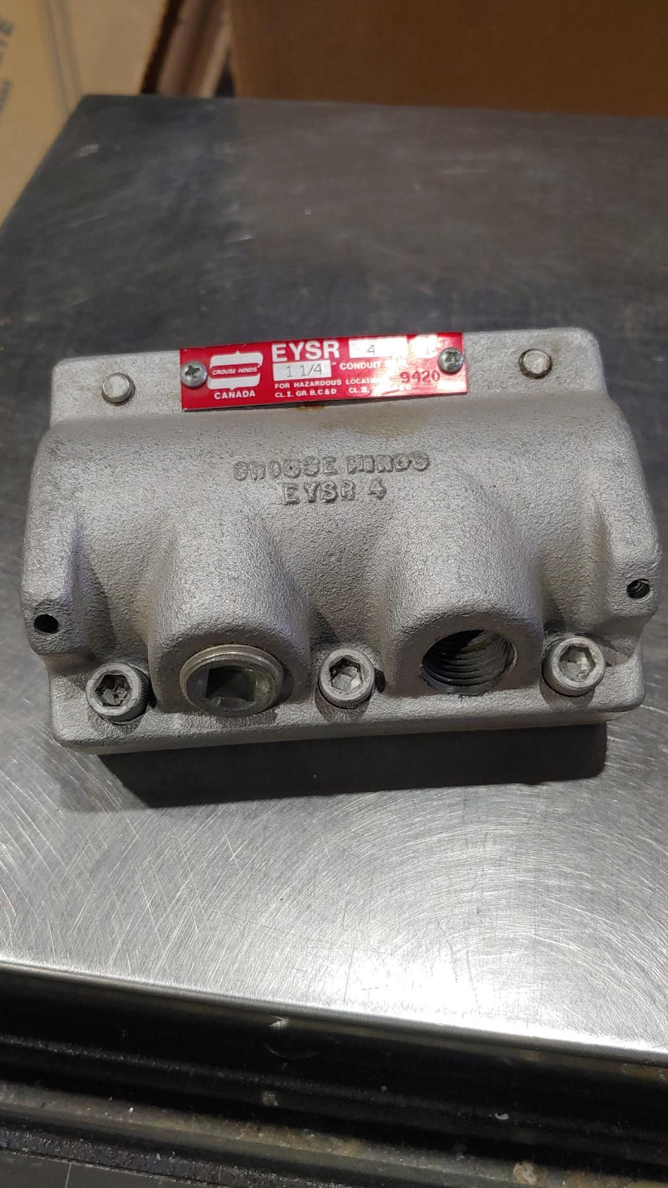 Crouse Hinds EYSR 4  conduit seal 1-1/4"