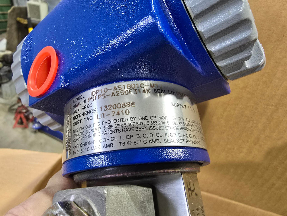 FOXBORO IDP10-AS1B01C-M1J  Electronic Differential Pressure Transmitter With WIKA FW2.4P.5665 flanged process connection diaphragm seal