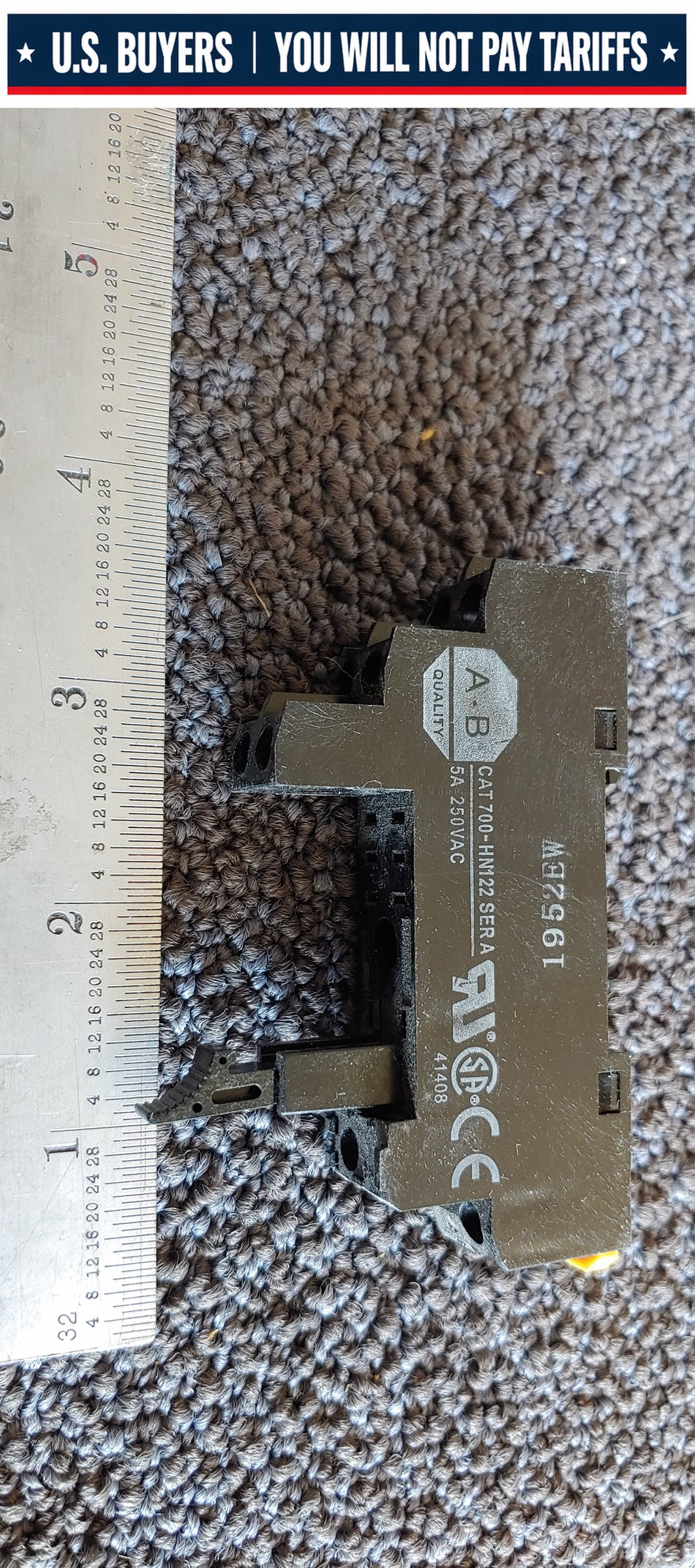 Allen Bradley Cat 700-HN122 Ser:A 1952EW Relay socket Base
