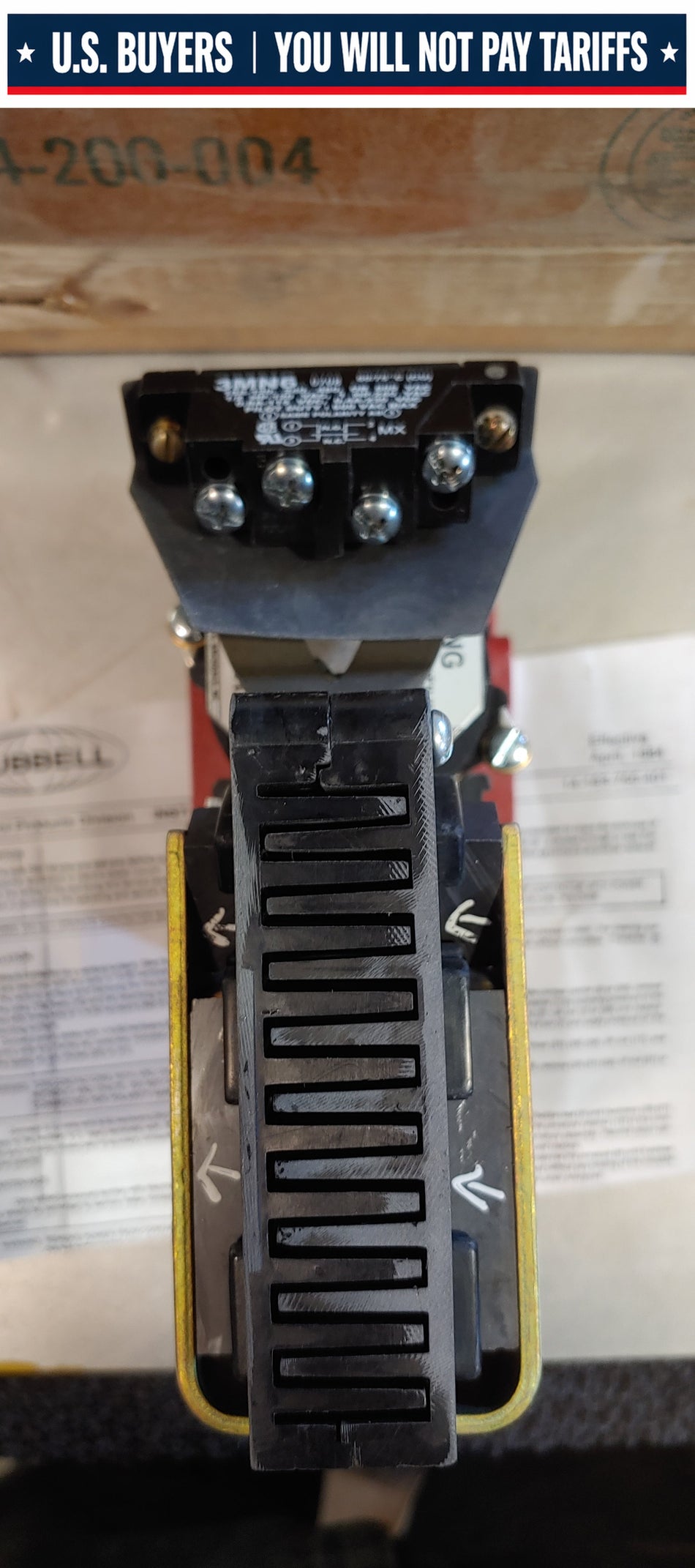Hubbell HC14-193-821-526 Single Pole Contactor 600Volt DC 200amp