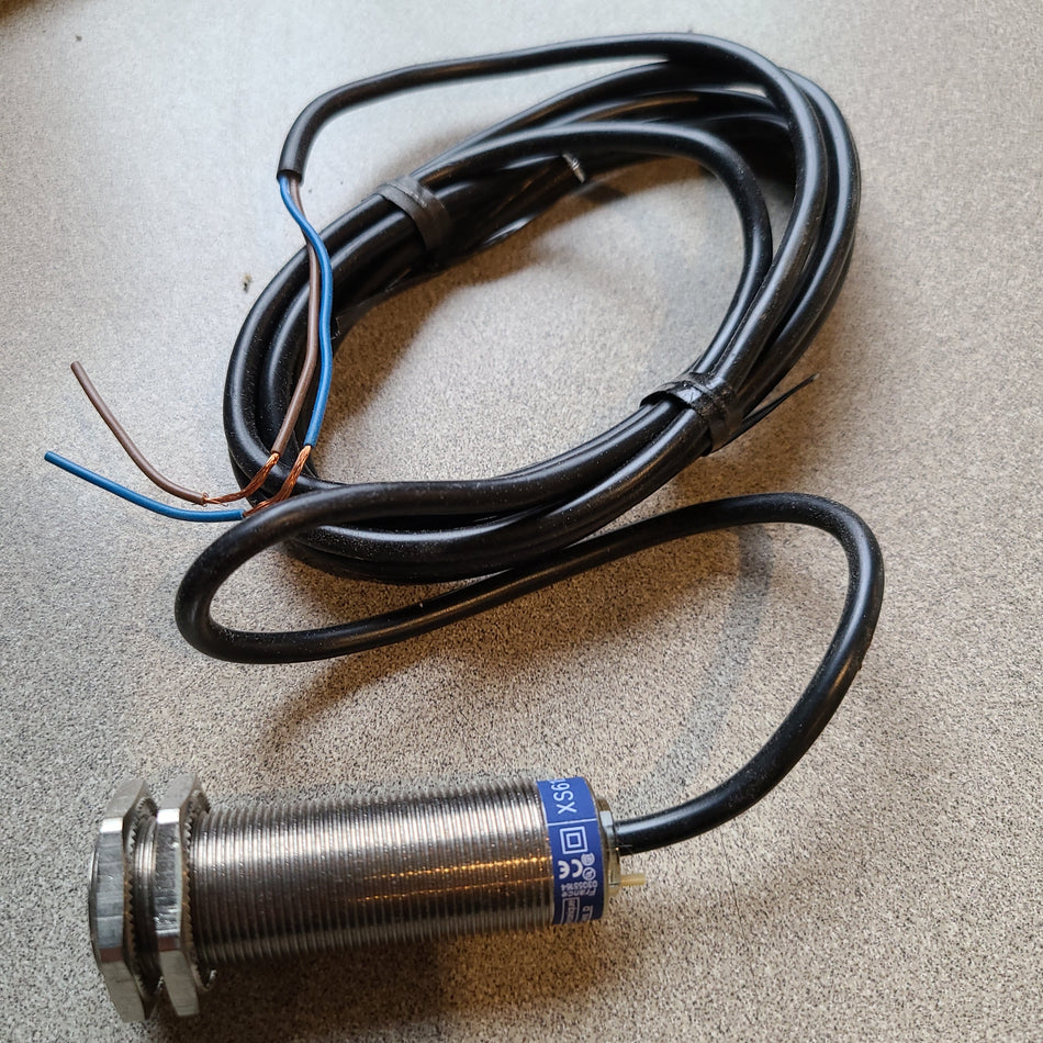 Telemecanique XS618B1MAL2 Inductive Proximity Sensor Switch