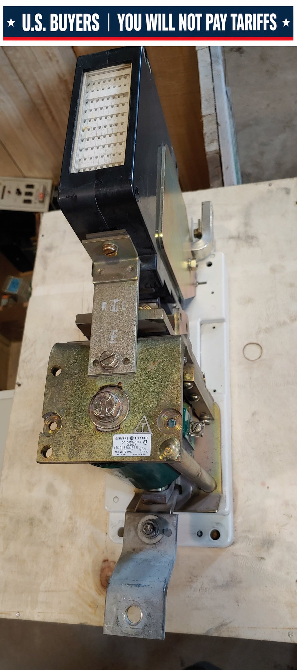 General Electric DC Contactor DS303A 7A01LXA003XN 900A 120VDC Coil