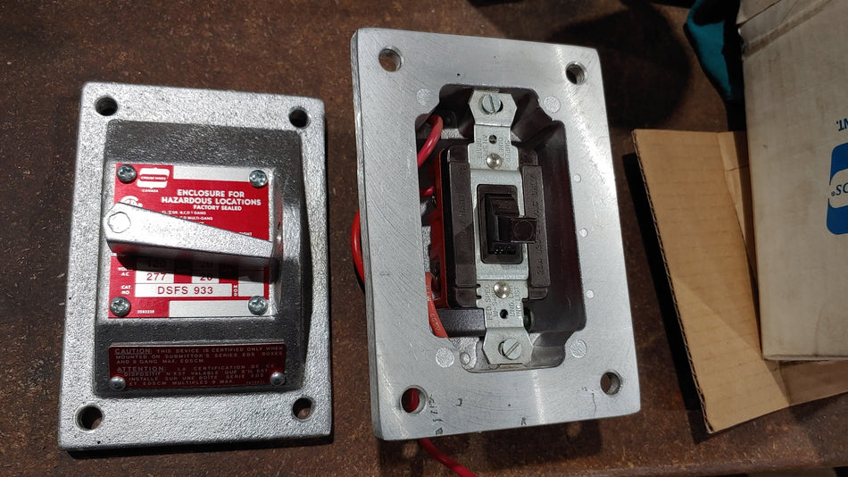 CROUSE HINDS DSFS933 20 AMP 1 POLE 120/277 VAC EXPLOSION-PROOF