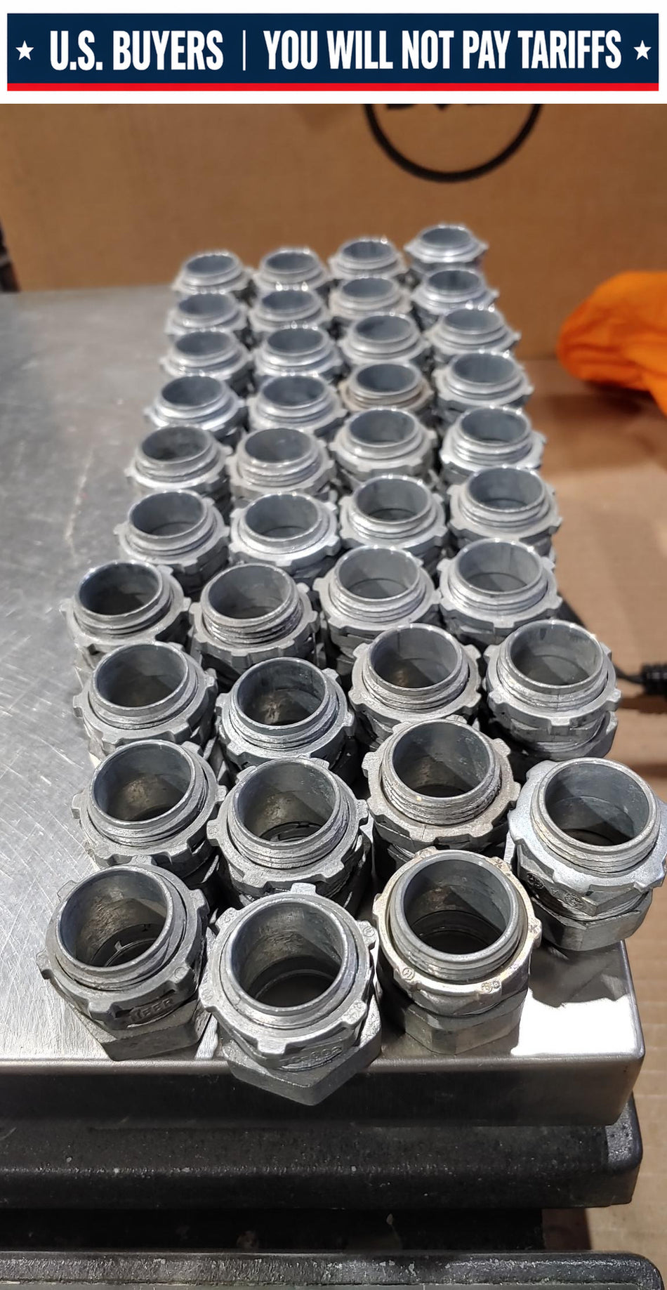 LOT OF 39 NEER TC-602  Non-Insulated Straight Gland Compression Connector With Locknut, 3/4 in  For Use With EMT Conduit, Die Cast Zinc
