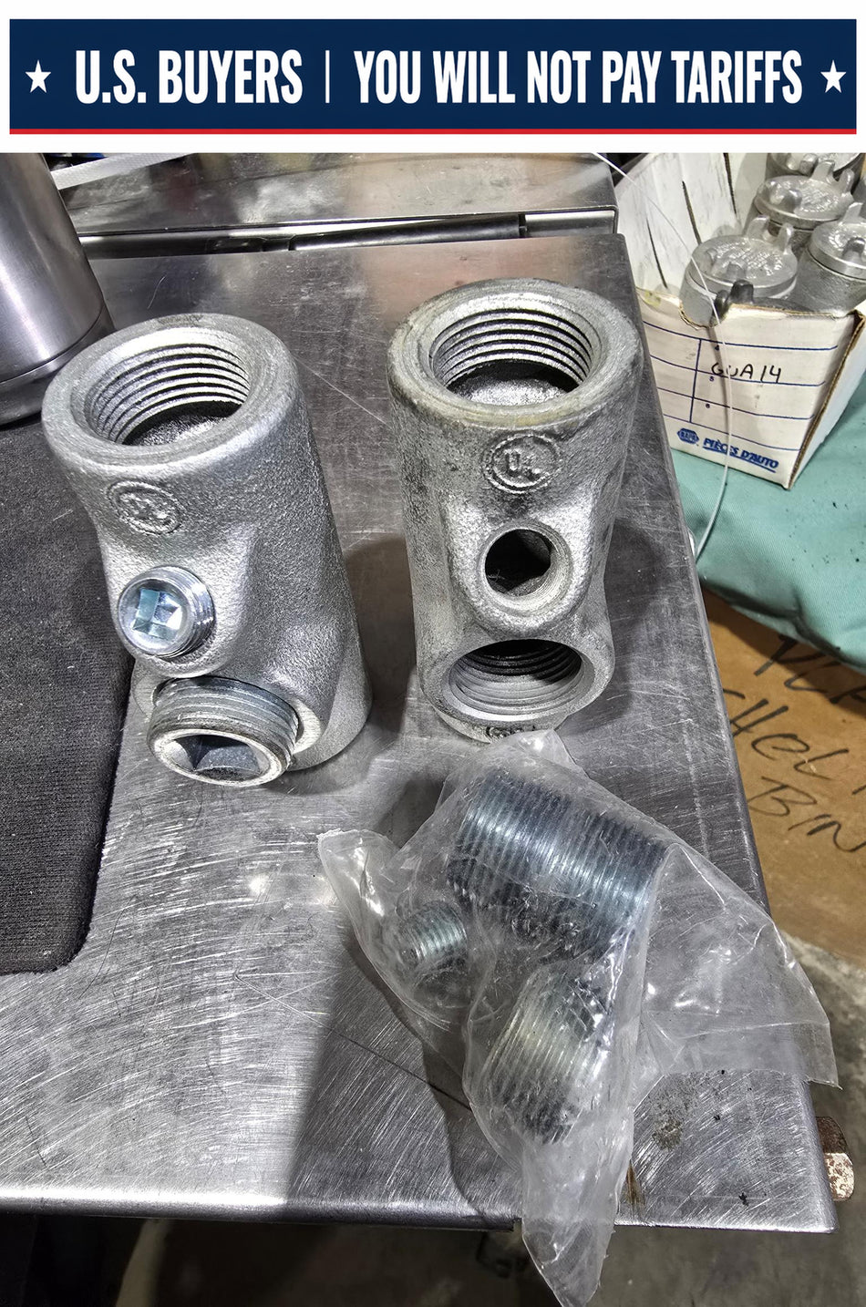 Crouse-Hinds EYS216 Sealing Fitting 3/4" Box of 2 New Surplus (Missing 1 short nipple)