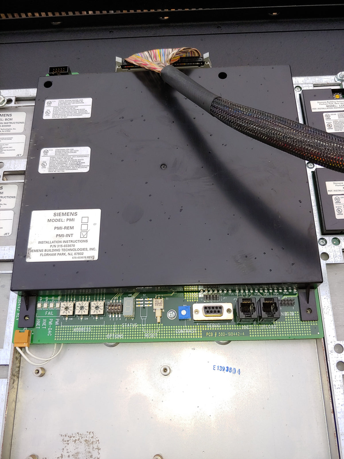 Siemens Alarm Panel Model # CAB2-BD with hardware installed – ETI Sales