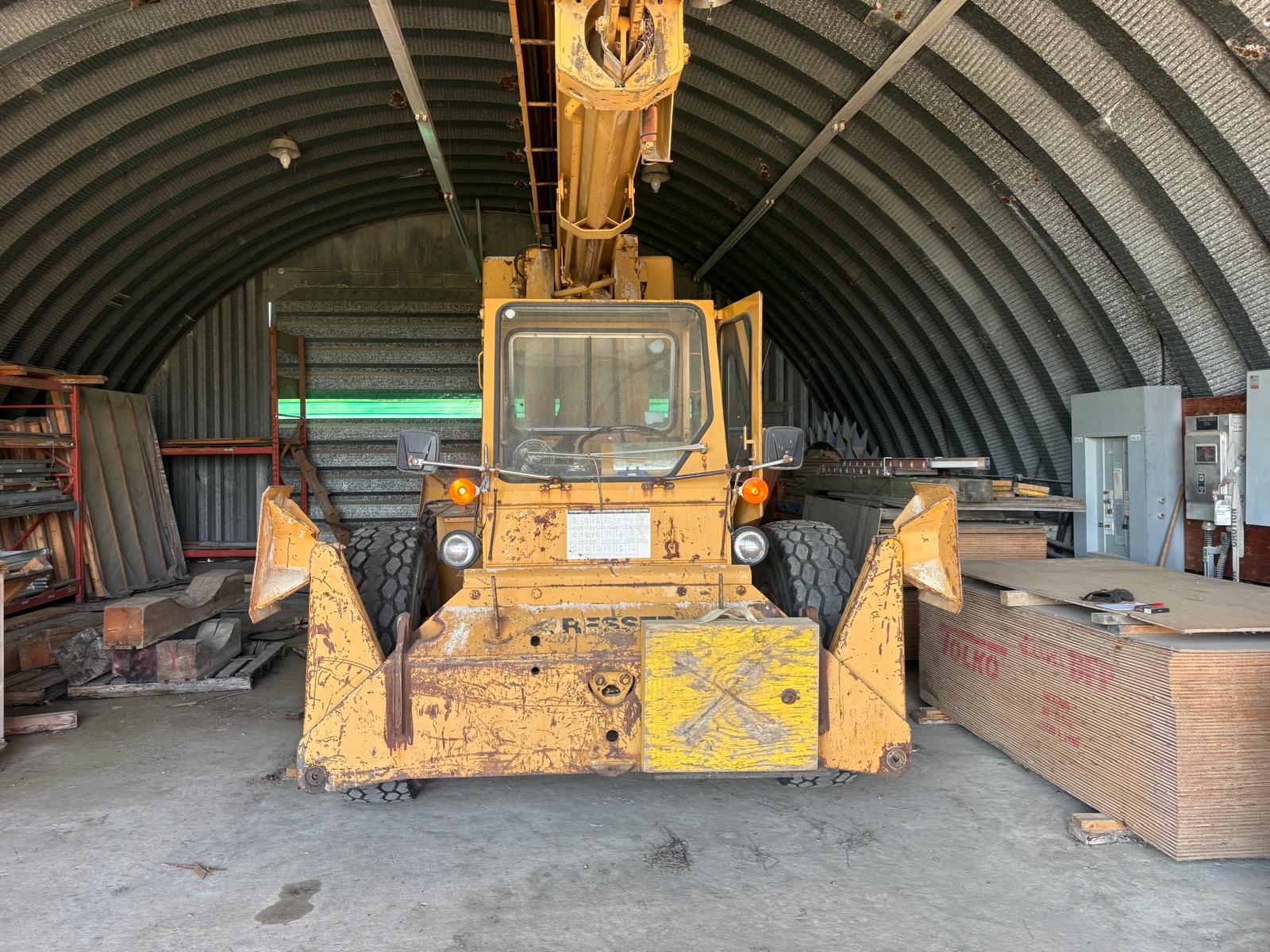 Dresser - Model 150FA Mobile Crane unit