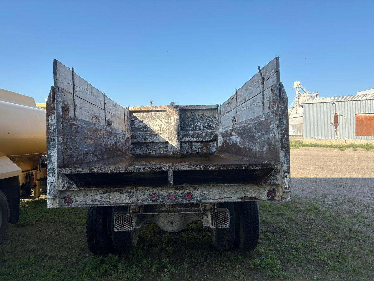 Navistar International 4700 4x2 Dump Truck