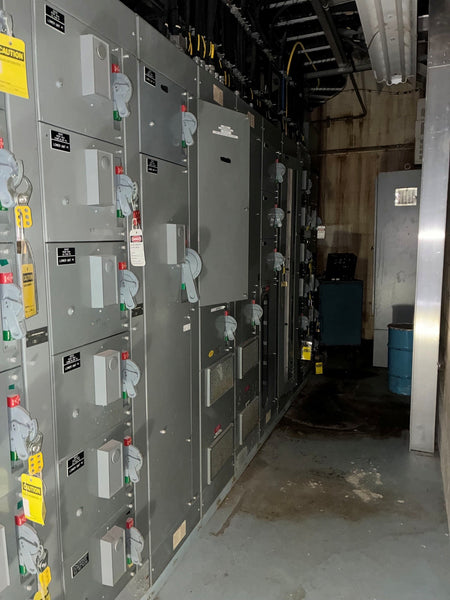 Allen-Bradley Bulletin 2100 MCC HZ1 - 600 V, 1200 A Bus