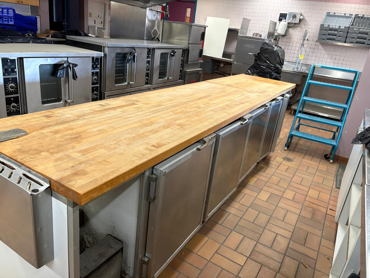 Complete Cafateria lineup of heavy-duty, classic commercial kitchen assets.