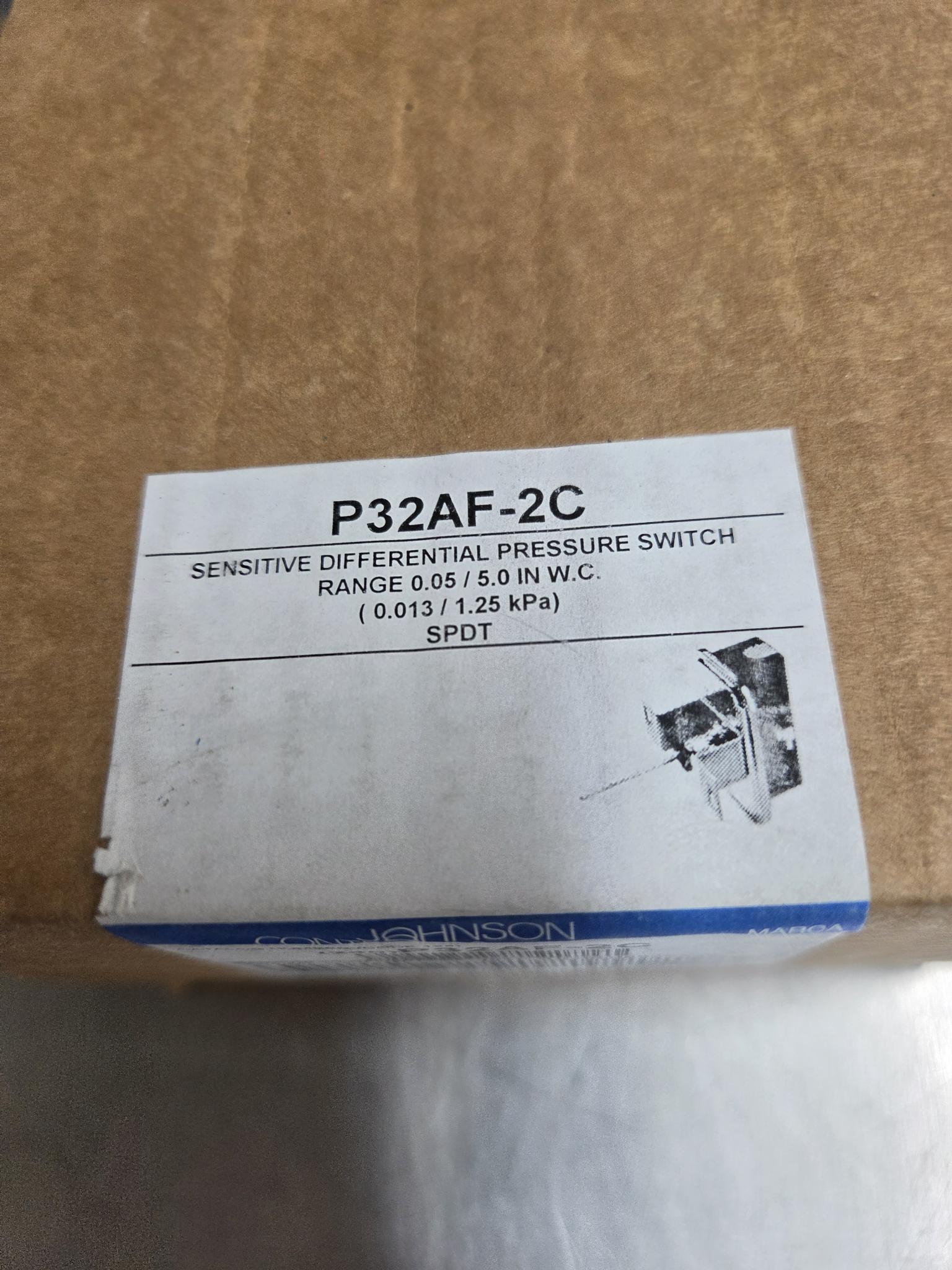 Johnson Controls P32AF-2C Differential Pressure Switch, 0.05–5 in WC