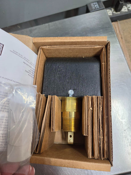 McDonnell & Miller FS4-3 / 114400 Flow Switch, 1 in NPT