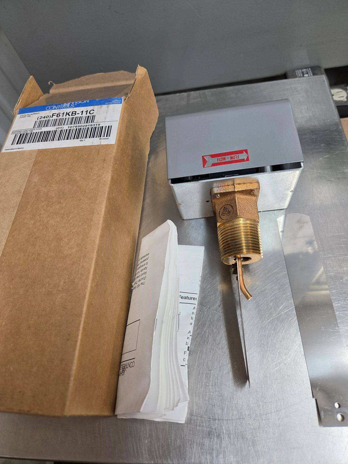 Johnson Controls F61KB-11C Paddle Flow Switch