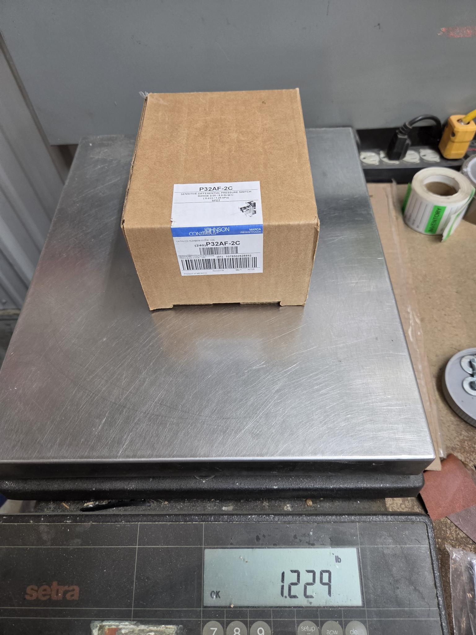 Johnson Controls P32AF-2C Differential Pressure Switch, 0.05–5 in WC