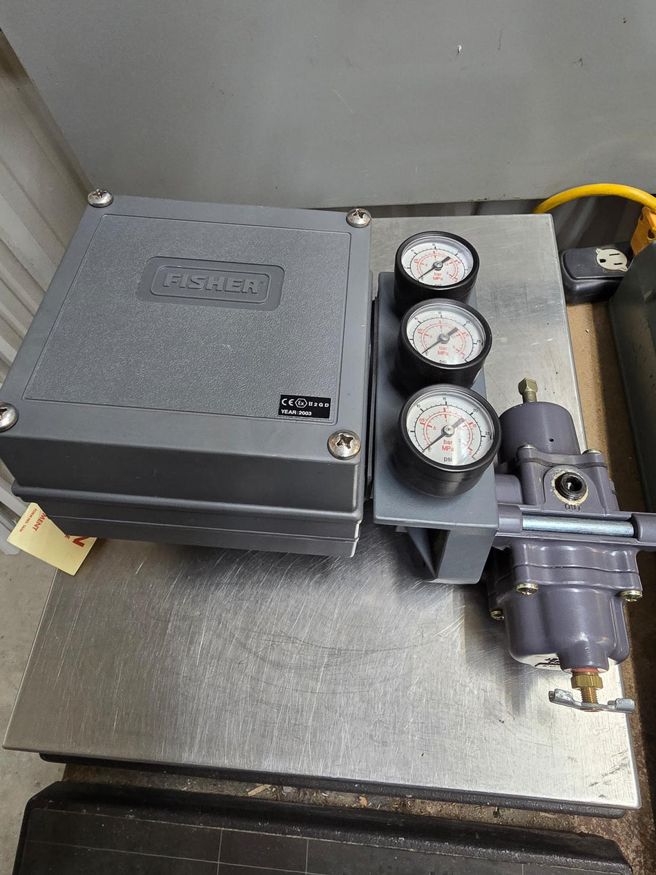 Fisher FS3582-1-A Pneumatic Valve Positioner 3-15 PSI Looks unused